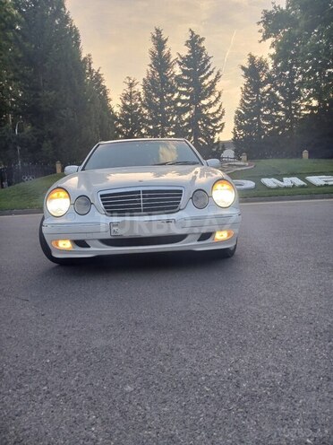 Mercedes E 320