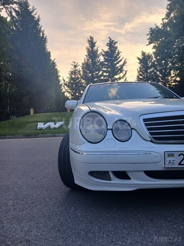 Mercedes E 320