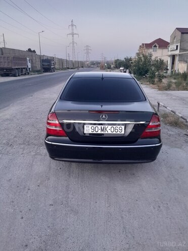 Mercedes E 240