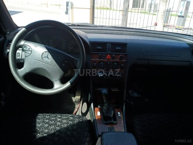 Mercedes C 200 2001, 244,000 km - 2.0 л - Bakı