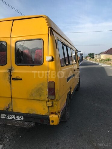 Mercedes 208 D 1990, 550,000 km - 2.3 l - Oğuz