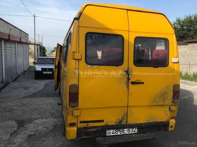 Mercedes 208 D 1990, 550,000 km - 2.3 l - Oğuz