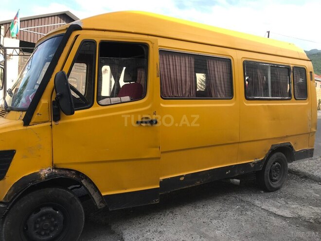Mercedes 208 D 1990, 550,000 km - 2.3 l - Oğuz
