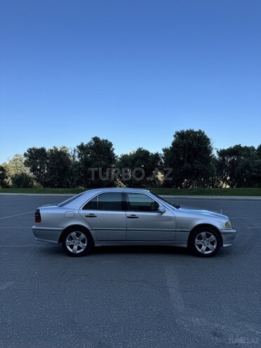 Mercedes C 200