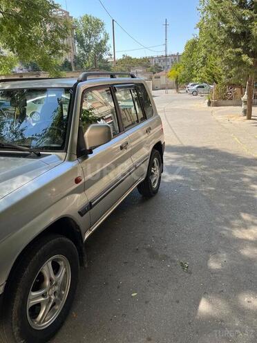 Mitsubishi Pajero io