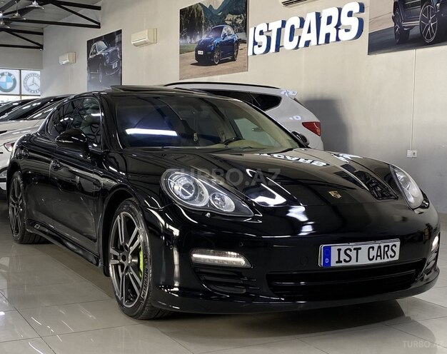 Porsche Panamera 4