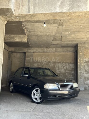 Mercedes C 200