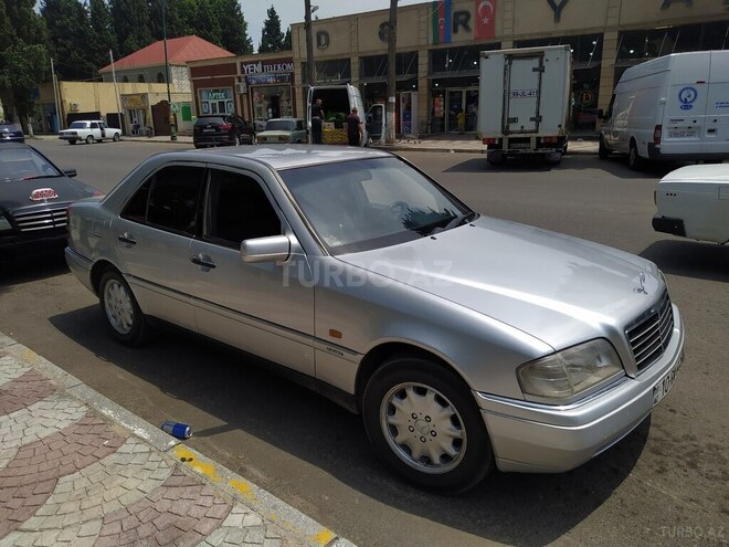 Mercedes C 180