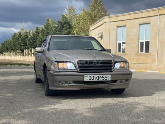 Mercedes C 240