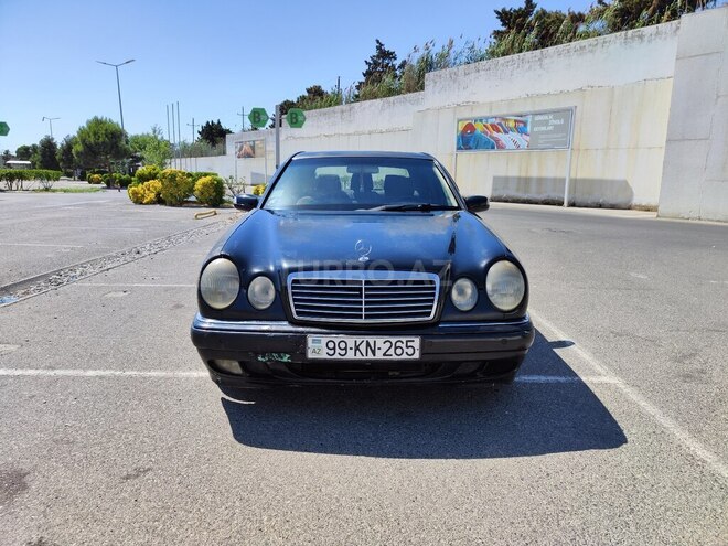 Mercedes E 240