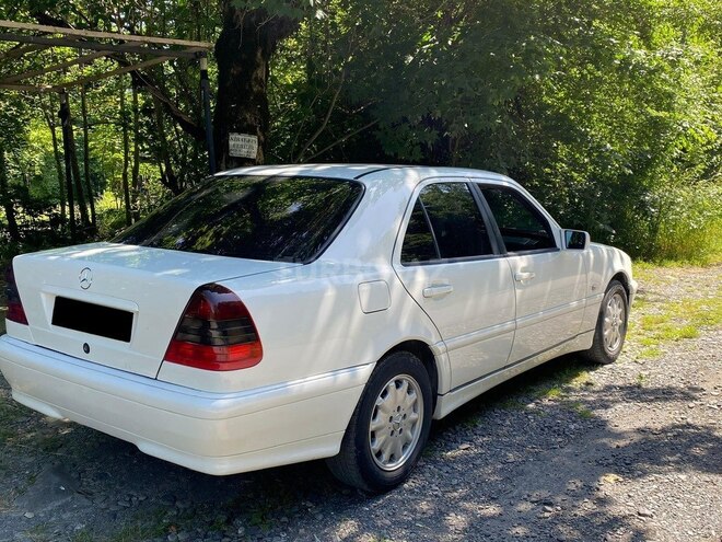 Mercedes C 180