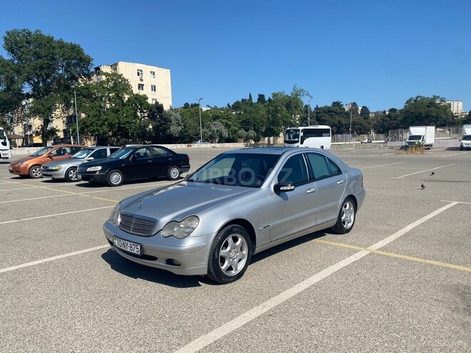 Mercedes C 200