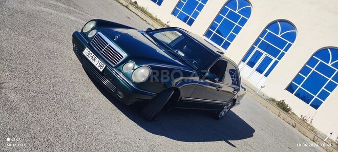 Mercedes E 290