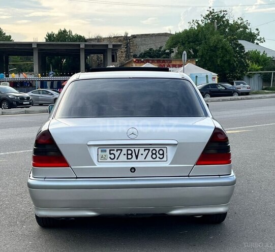 Mercedes C 230