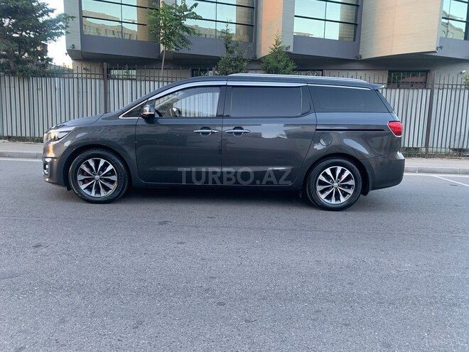 Kia Carnival 2015, 228,500 km - 2.2 l - Bakı