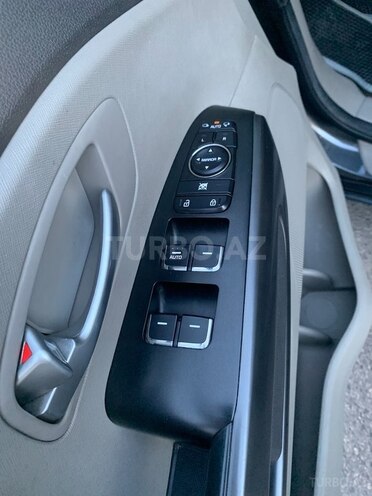 Kia Carnival 2015, 228,500 km - 2.2 l - Bakı