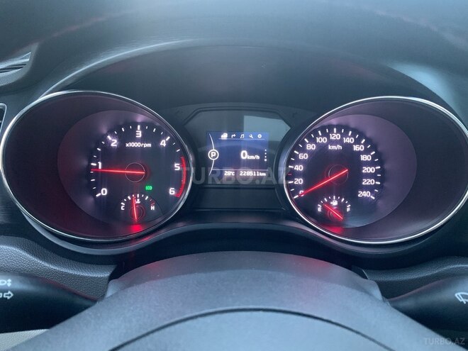 Kia Carnival 2015, 228,500 km - 2.2 l - Bakı