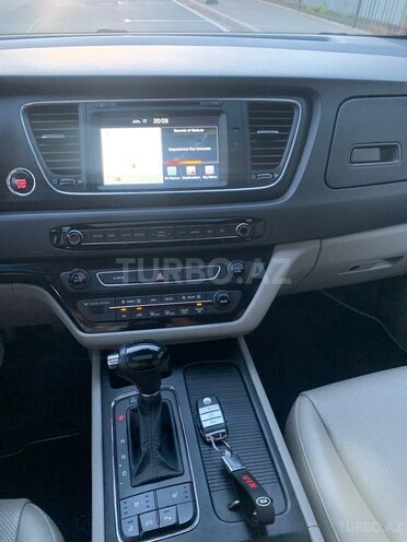 Kia Carnival 2015, 228,500 km - 2.2 l - Bakı