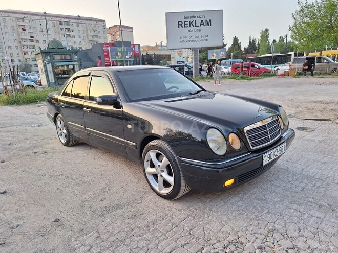 Mercedes E 200