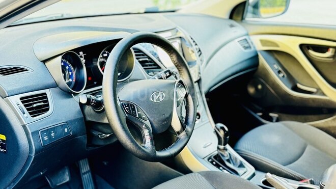 Hyundai Elantra 2015, 180,000 km - 1.8 l - Bakı