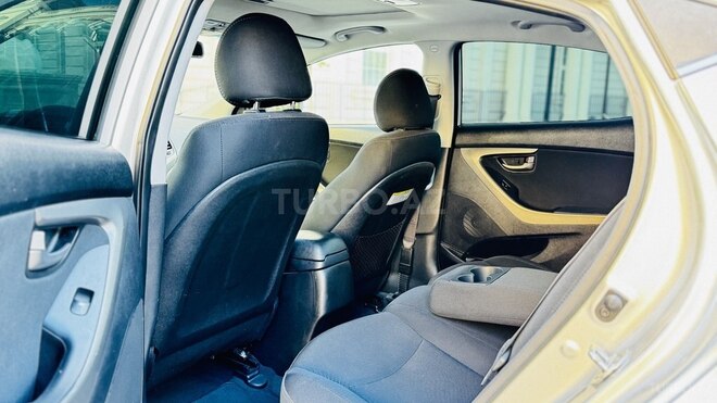 Hyundai Elantra 2015, 180,000 km - 1.8 l - Bakı
