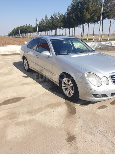 Mercedes E 200