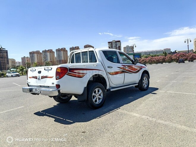 Mitsubishi L200