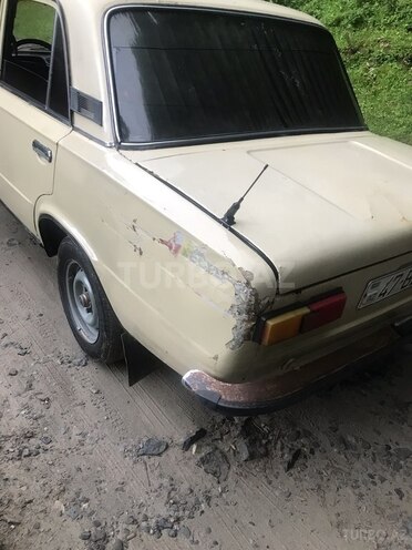 LADA (VAZ) 21011