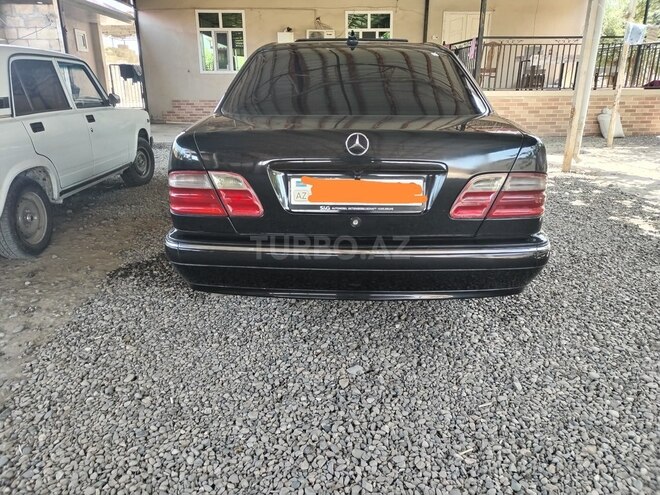 Mercedes E 280