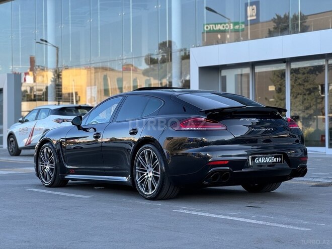 Porsche Panamera GTS