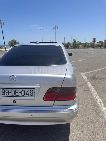 Mercedes E 320