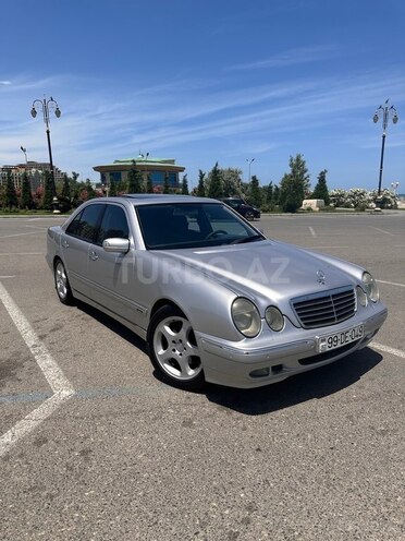 Mercedes E 320