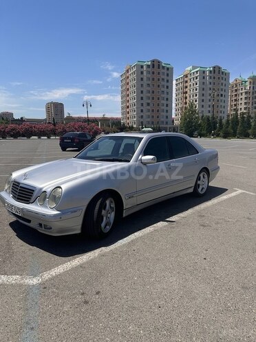 Mercedes E 320