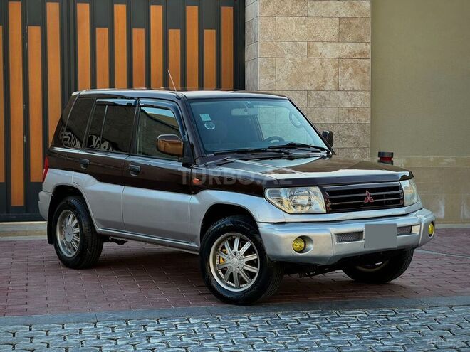 Mitsubishi Pajero io