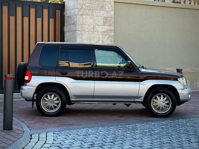 Mitsubishi Pajero io