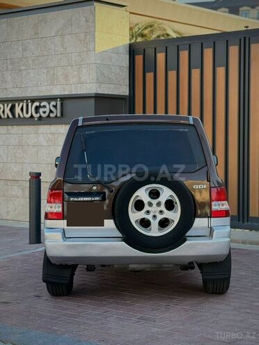 Mitsubishi Pajero io