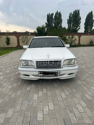 Mercedes C 200