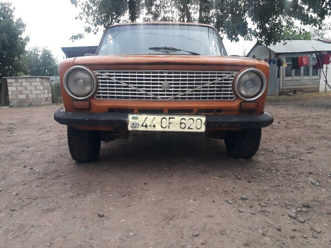 LADA (VAZ) 21011