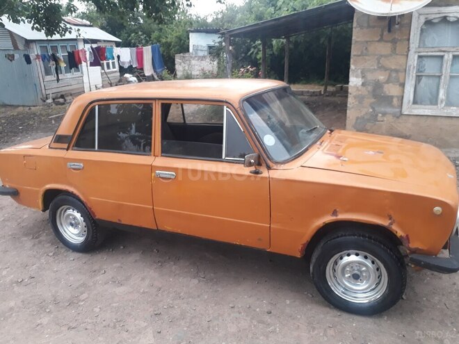 LADA (VAZ) 21011