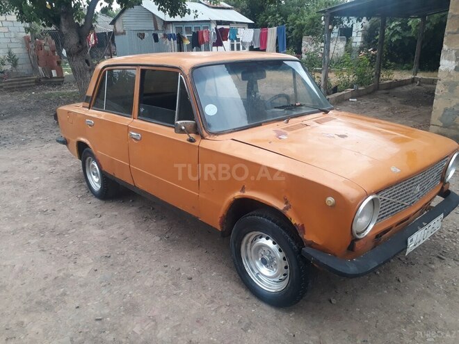 LADA (VAZ) 21011