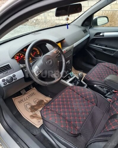 Opel Astra 2006, 287,258 km - 1.4 l - Naftalan