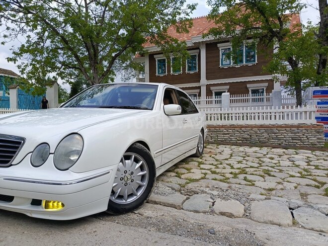 Mercedes E 320