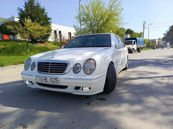 Mercedes E 320