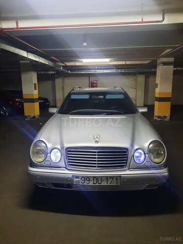 Mercedes E 220