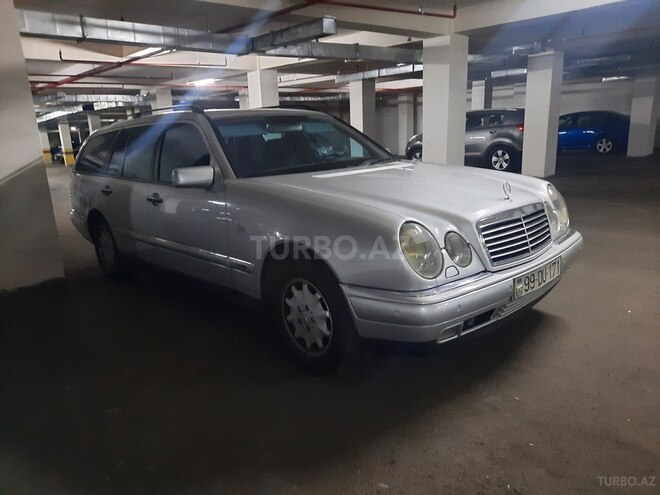 Mercedes E 220