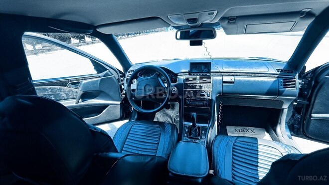 Mercedes E 200 1998, 272,000 km - 2.0 l - Gəncə