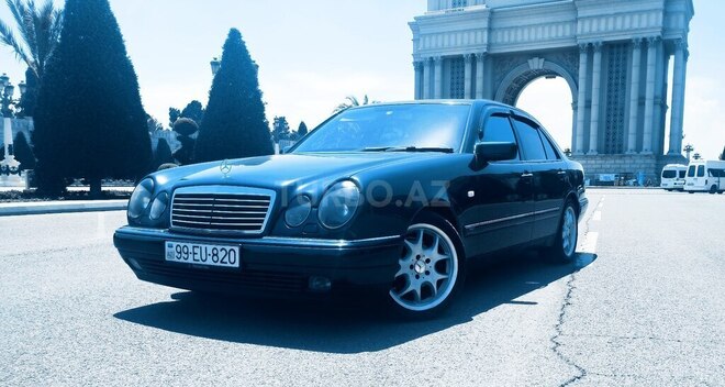 Mercedes E 200 1998, 272,000 km - 2.0 l - Gəncə