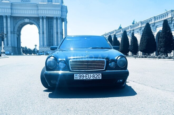 Mercedes E 200 1998, 272,000 km - 2.0 l - Gəncə