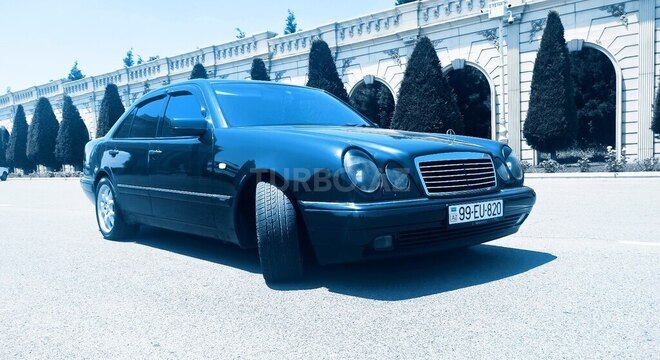 Mercedes E 200 1998, 272,000 km - 2.0 l - Gəncə