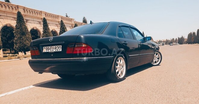 Mercedes E 200 1998, 272,000 km - 2.0 l - Gəncə